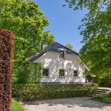 Villa Luxurious With Dishwasher Close To De Veluwe Lunteren